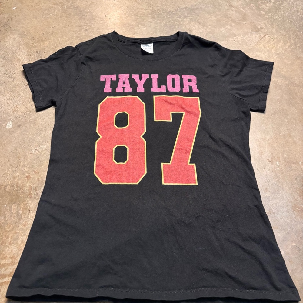 Taylor Swift Travis Kelce Kansas City Fiance Football TShirt Womens Size Med